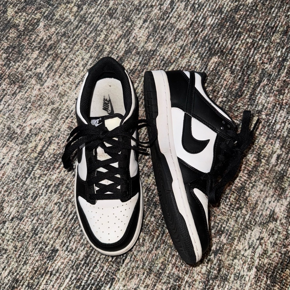 Nike Dunk Low Panda Sneakers